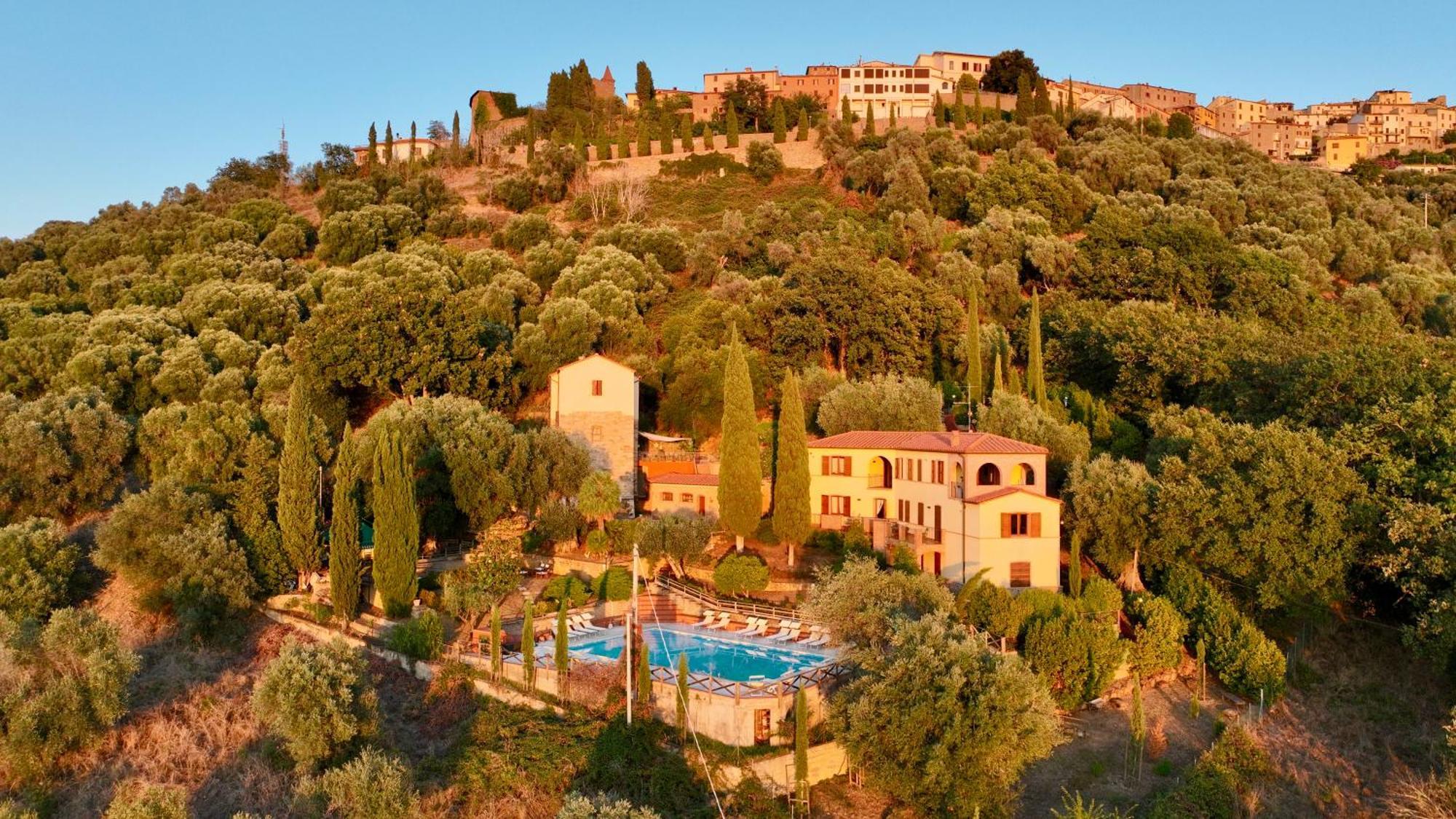 Madonna Del Poggio Cav Aparthotel Scarlino Exterior foto
