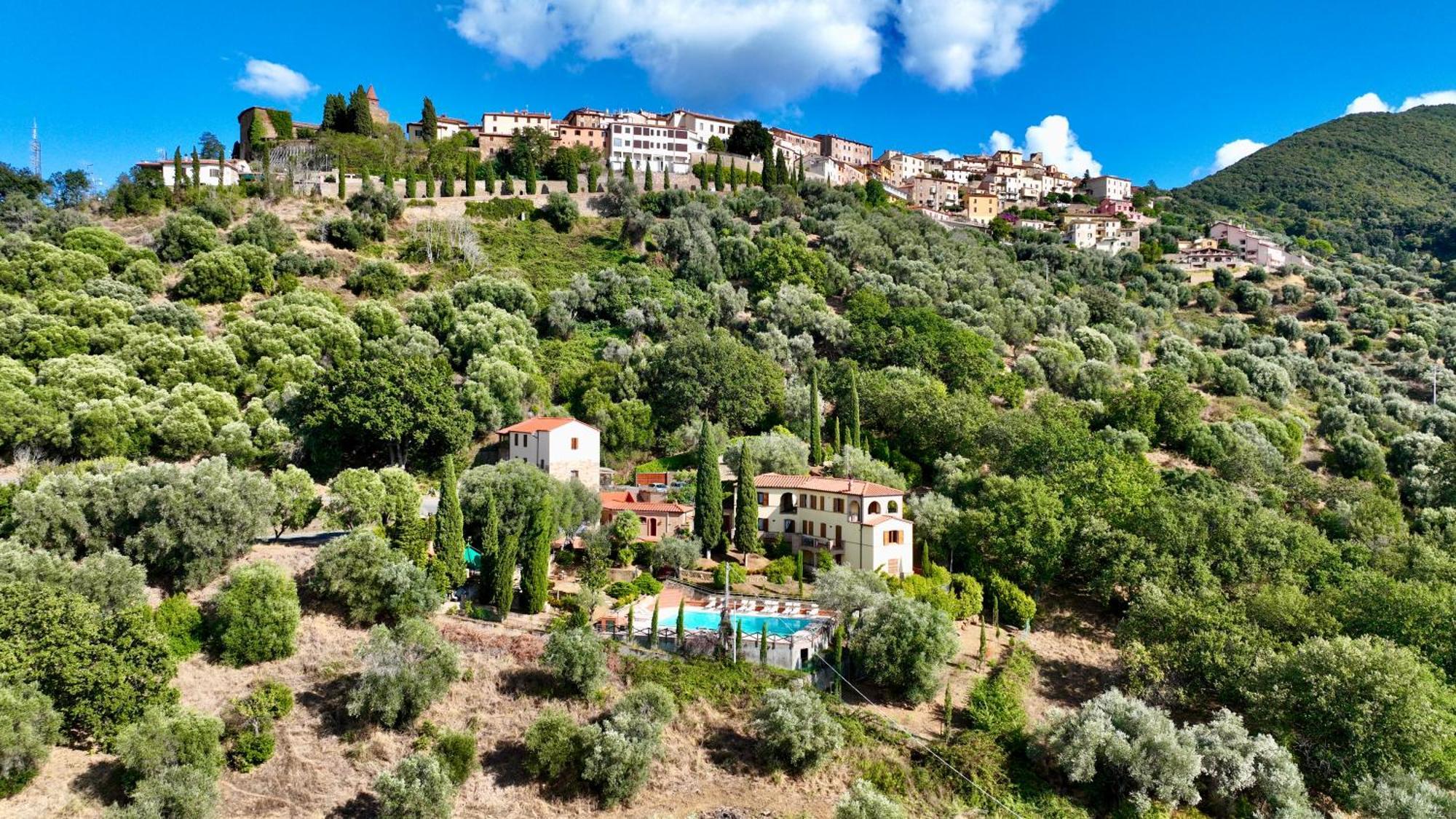 Madonna Del Poggio Cav Aparthotel Scarlino Exterior foto
