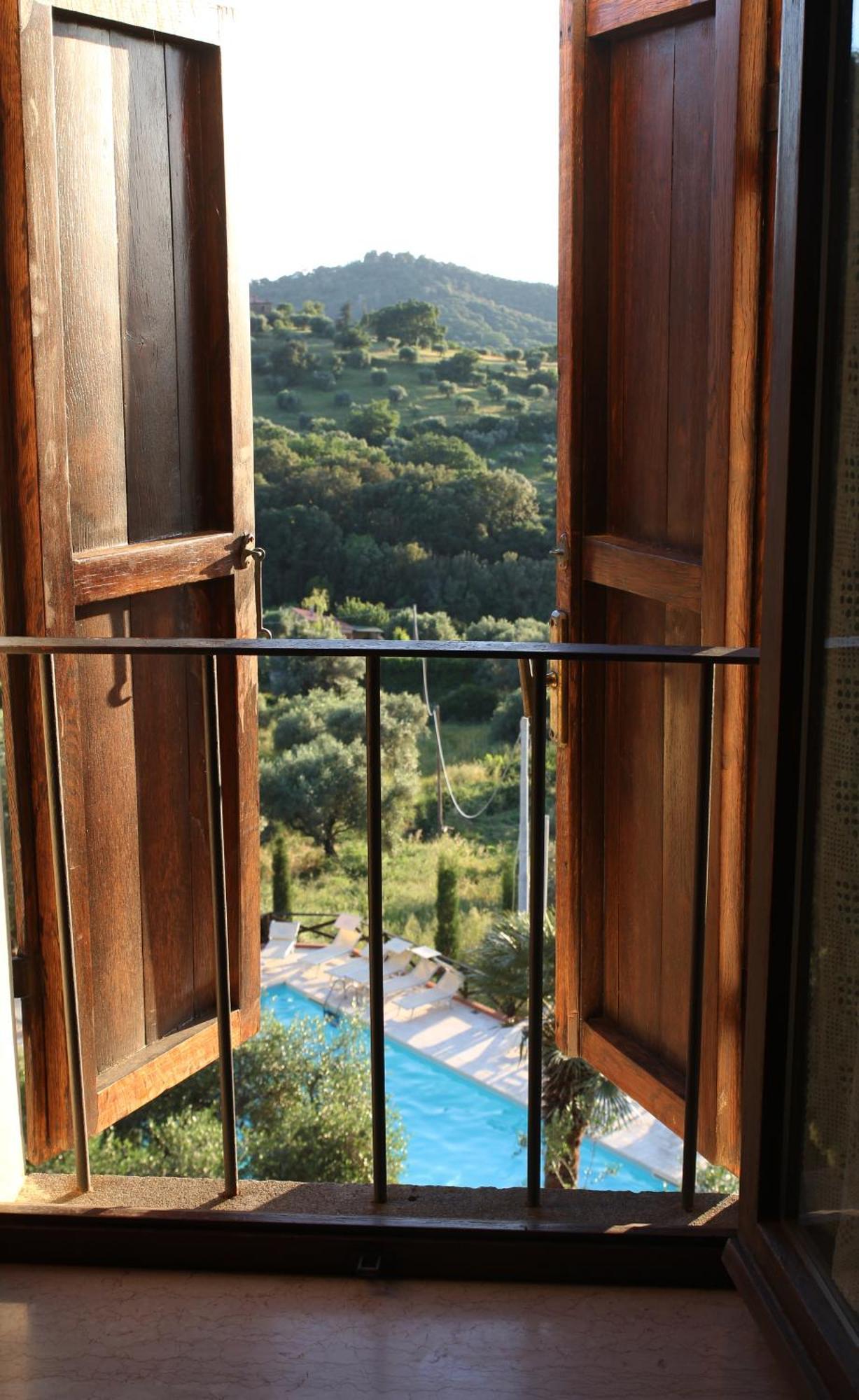 Madonna Del Poggio Cav Aparthotel Scarlino Exterior foto