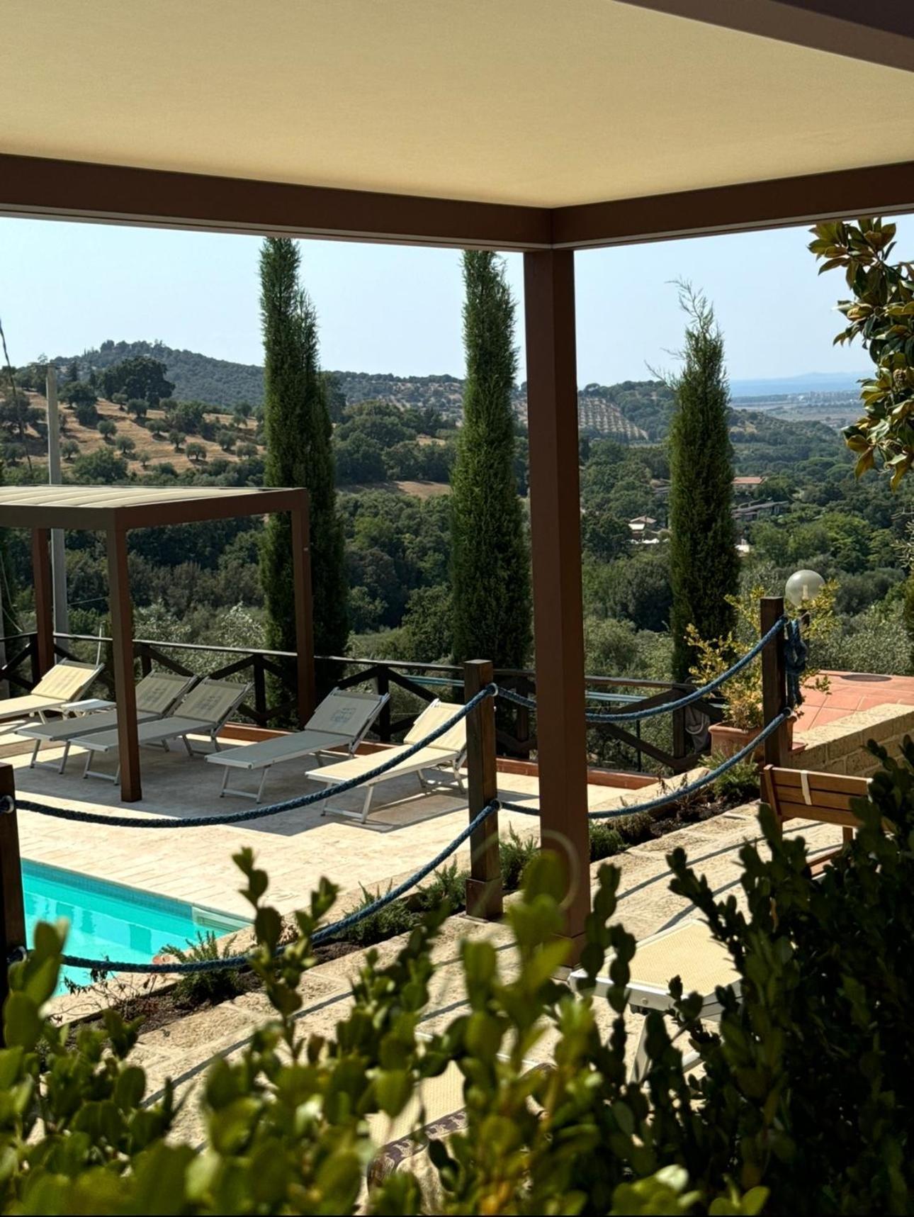 Madonna Del Poggio Cav Aparthotel Scarlino Exterior foto