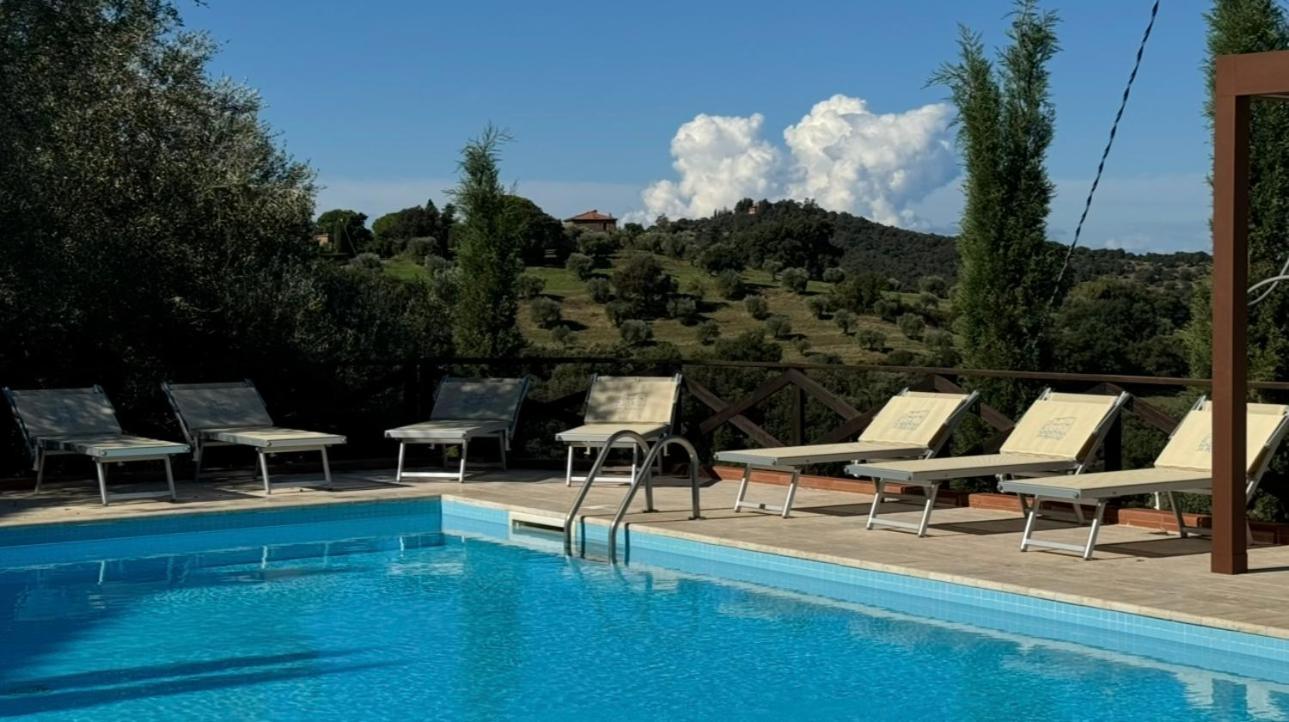 Madonna Del Poggio Cav Aparthotel Scarlino Exterior foto